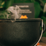 Chaudron avec recette maison pour déboucher